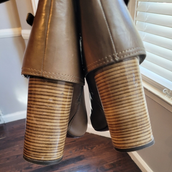 Tory Burch Elegant Brown Knee-High Leather Boots - Picture 10 of 16